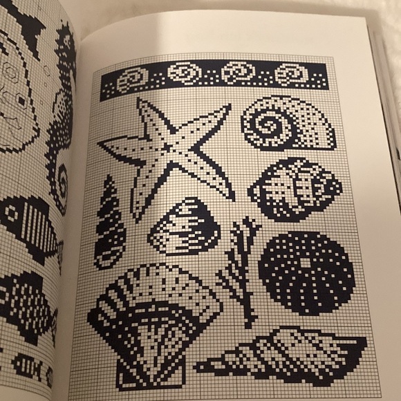 2009 A Rainbow Of Stitches Paperback Book - Picture 9 of 15